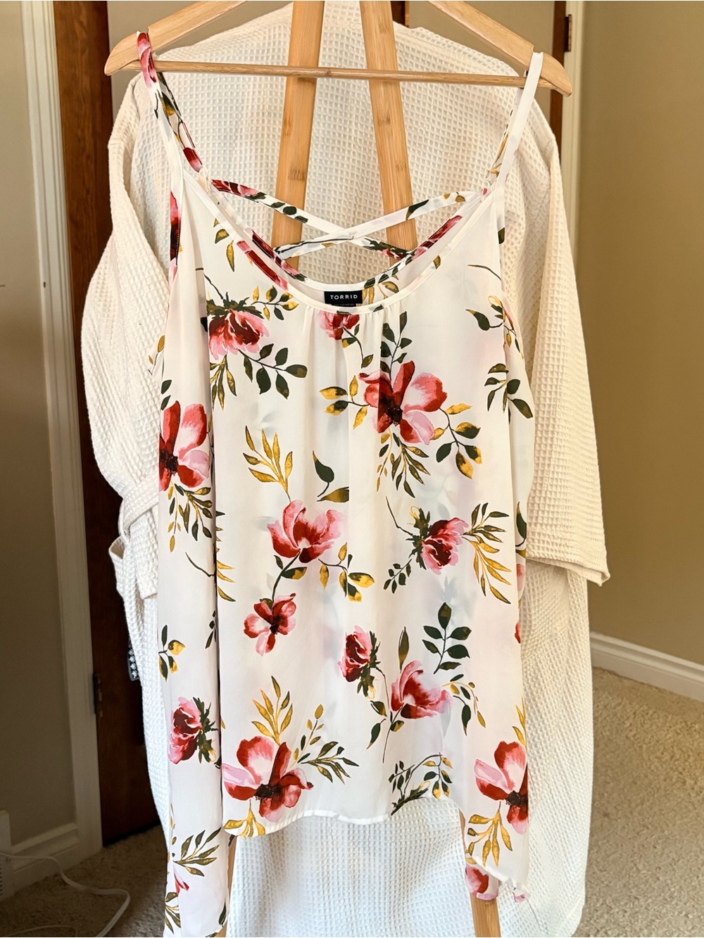 torrid White Floral Cross-Strap Cami with Pink and Gold Accents 3X